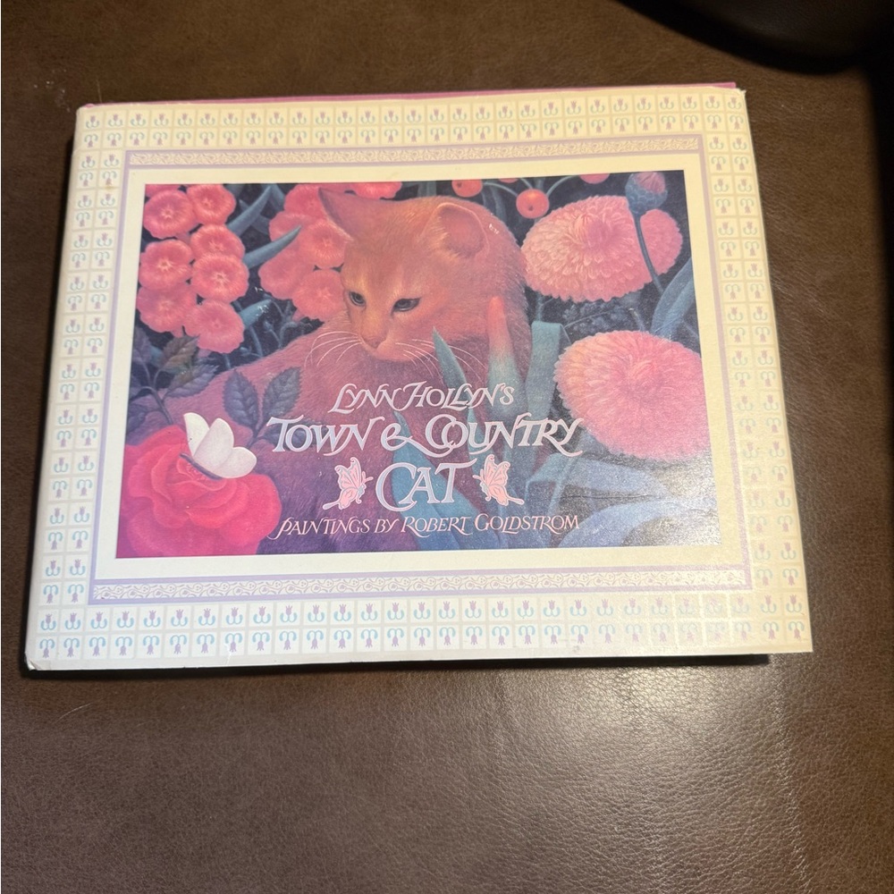 Lynn Hollyn's Town & Country Cat Book